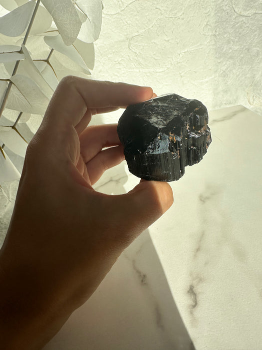 Schwarzes Turmalin Rohstück N30