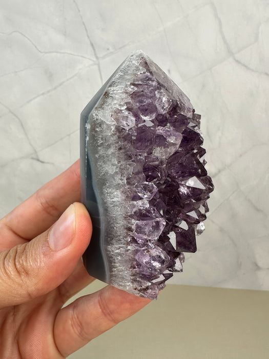 Amethyst Spitze mit Kristallrasen B-Ware