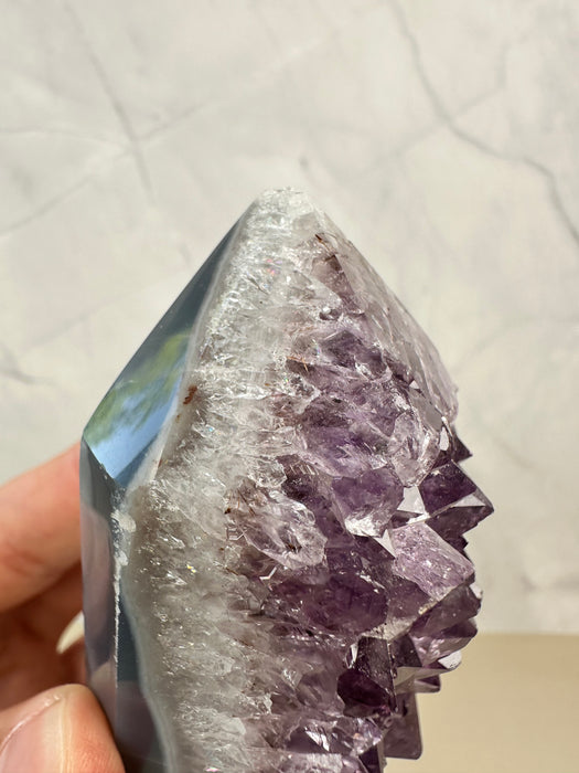 Amethyst Spitze mit Kristallrasen B-Ware