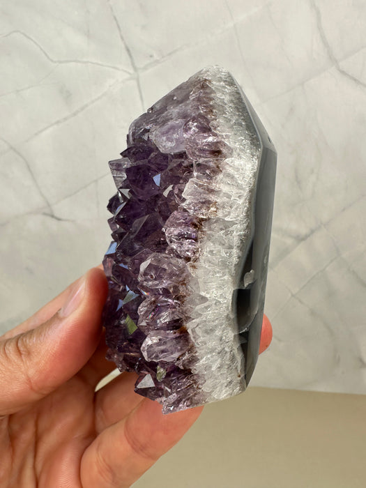 Amethyst Spitze mit Kristallrasen B-Ware