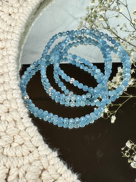 Aquamarin Armband dunkel AAA Qualität,  facettiert, 4 mm, mit 925er Silberperle Umfang 17 cm