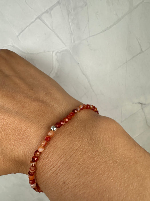 Carneol Armband – facettiert, 3 mm mit 925er Silberperle Umfang 17 cm