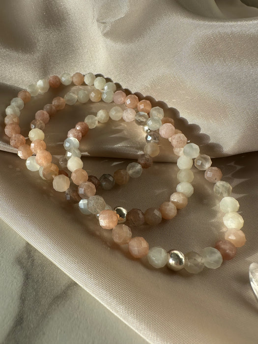 Mondstein Armband facettiert high quality 6mm mit 925er Silberperle