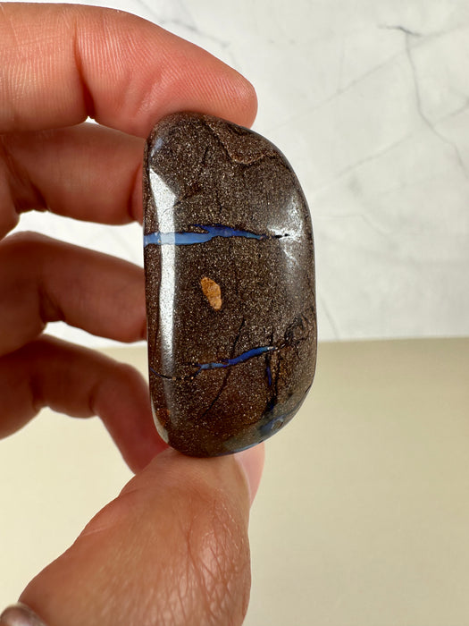 Boulder Opal Trommelstein