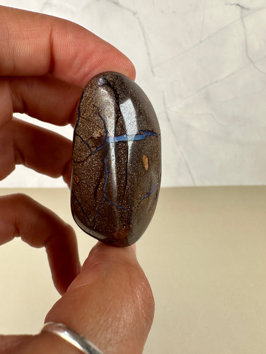 Boulder Opal Trommelstein