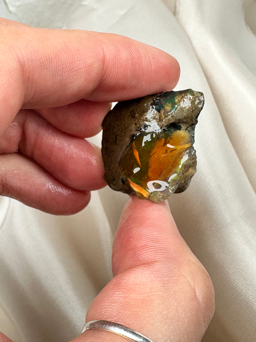 Äthiopischer Wasseropal roh C59