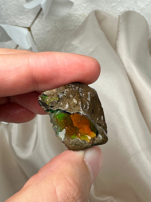 Äthiopischer Wasseropal roh C59