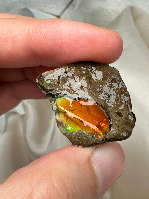 Äthiopischer Wasseropal roh C59