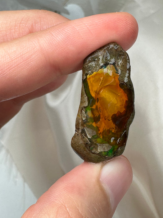 Äthiopischer Wasseropal roh F49