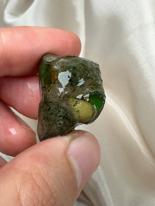 Äthiopischer Wasseropal roh K69