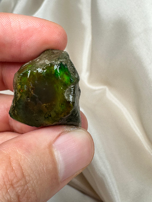 Äthiopischer Wasseropal roh K69