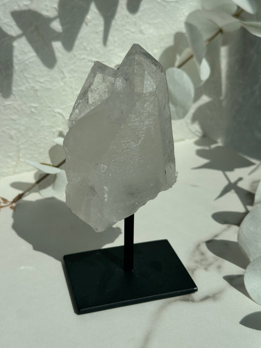 Bergkristall Stufe auf Metallständer A49