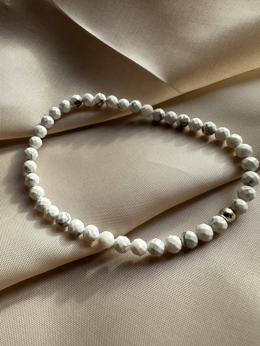 Howlith Armband facettiert 4mm mit 925er Silberperle