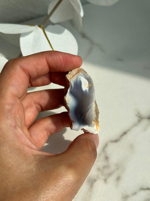 Blauer Chalcedon Anschliff L12