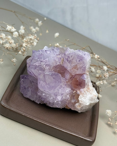 Spirit Quartz Stufe – funkelnde Kristallformation mit vielen Spitzen