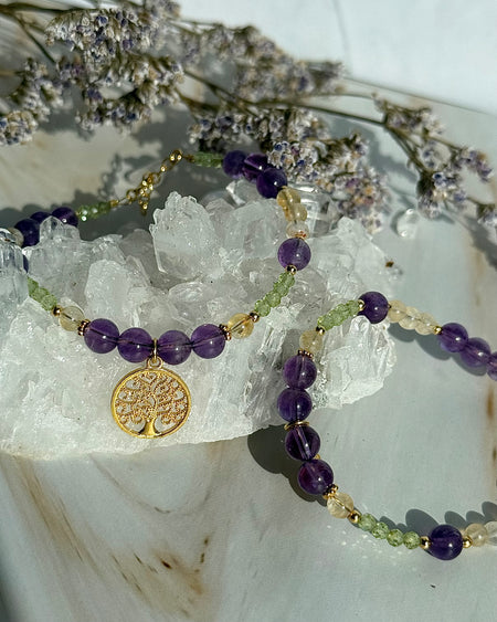 Lebensbaum-Armband mit Amethyst, Peridot und Citrin, 18 cm + 2,5 cm Verlängerung, vergoldeter 925er Silberverschluss und Anhänger.