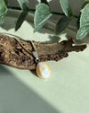 Anhänger mit Süßwasserperle, 1,4 cm Länge ohne Öse, mit 925er Silberöse – eleganter, zeitloser Perlenschmuck.